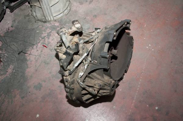 FORD CUSTOM 310 S 100 PS ÇIKMA PARÇA  ÖNDEN ÇEKER V347 ŞANZIMAN